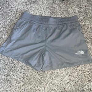 Girls the north face shorts